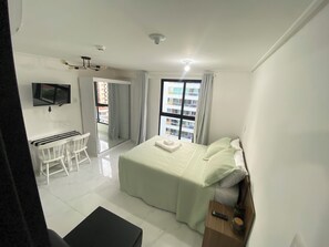 1 dormitorio, tabla de planchar con plancha, Internet y ropa de cama