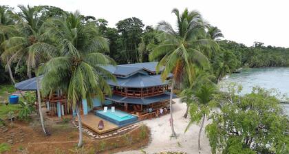 King Suites Ocean View Sand Level