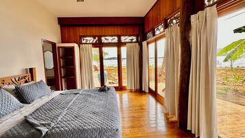 1 bedroom, travel crib, WiFi, bed sheets