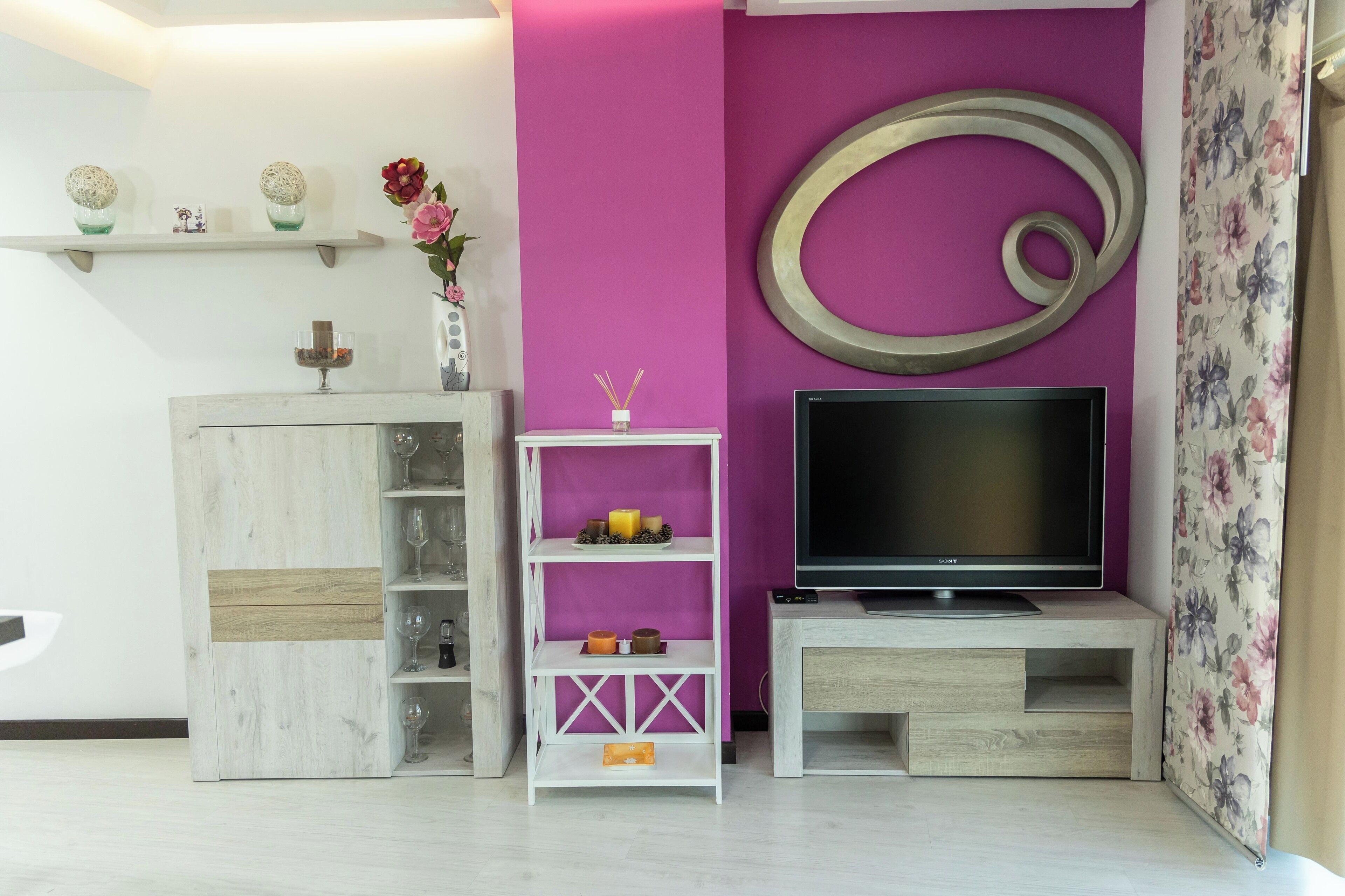 Căn hộ, 1 giường cỡ queen và sofa giường, bếp, quang cảnh đồi núi | Khu phòng khách | TV màn hình phẳng 