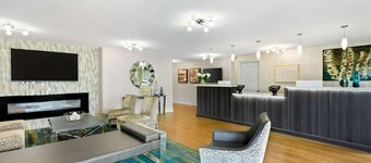 Cozy Naperville Stay – Free Breakfast & Parking Near Downtown!