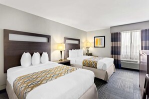 4 slaapkamers, een strijkplank/strijkijzer, gratis wifi, beddengoed