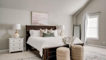 5 bedrooms, desk, iron/ironing board, travel cot