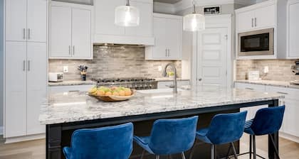 Luxury Master Retreat 5BR/4BA By Augusta National