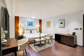 House | 1 bedroom - Luxury Elegance at Magarpatta City Pune (Pune)