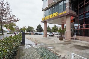 Unclassified image, 2 of 40, button - Shanghai Xing Urban Garden Hotel (Shanghai)