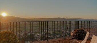 Scappo in Umbria, L'incanto