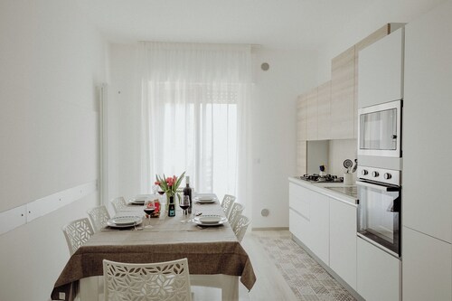 My50 by MONHOLIDAY - Four Bedroom Apartment, Sleeps 10