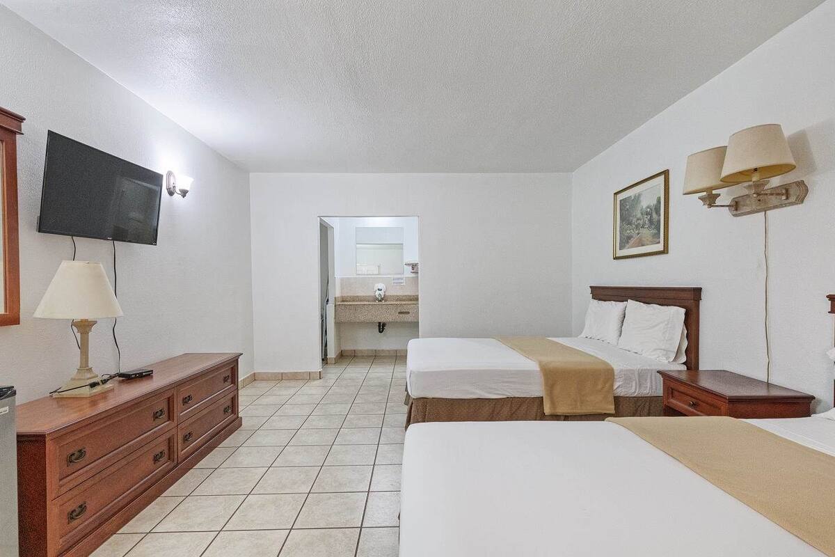 Double Room | Free WiFi