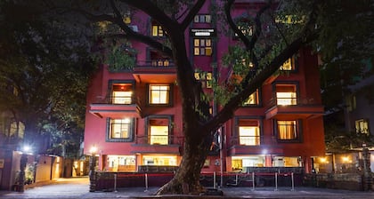 Premium Stays Near Fergusson College