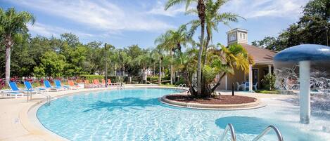 Piscine extérieure, piscine chauffée