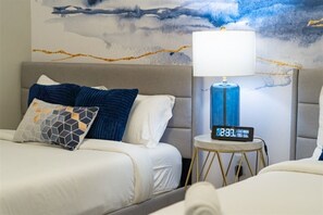4 Schlafzimmer, Schreibtisch, Bügeleisen/Bügelbrett, Reisekinderbett