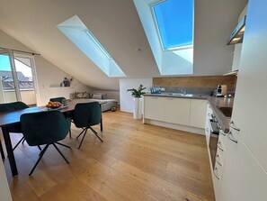 Réfrigérateur, four, plaque de cuisson, lave-vaisselle