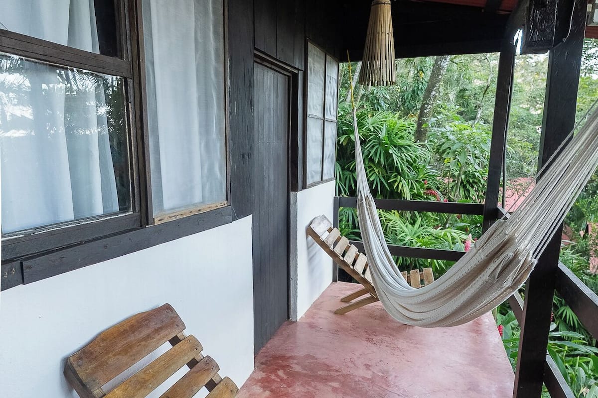 Cabin cơ bản, 1 phòng ngủ, ban công, quang cảnh eo biển | Bộ trải giường