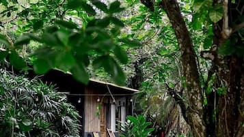 Family Cabin, Lagoon View | Bed sheets