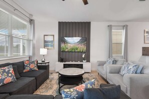 Maison, plusieurs lits, accès piscine (9106SHD CG) | Coin séjour