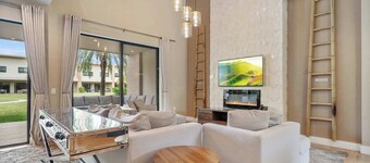 Minutes to Disney Chic Dream Villa With Stunning Patio and Resort Perks