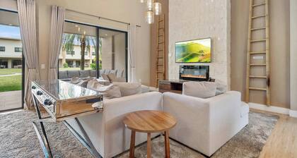 Minutes to Disney Chic Dream Villa With Stunning Patio and Resort Perks