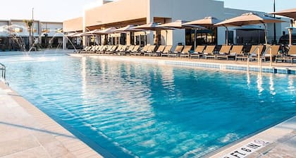Minutes to Disney Chic Dream Villa With Stunning Patio and Resort Perks