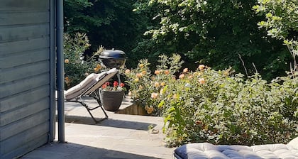 Independent in its garden in the Pays d'Auge 15 minutes from the beaches of Deauville