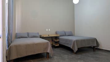 Loft | Desk, laptop workspace, free WiFi