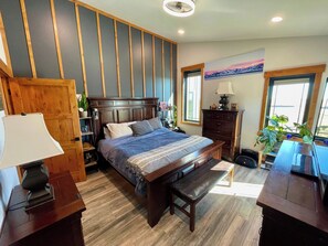 3 bedrooms, iron/ironing board, free WiFi, bed sheets