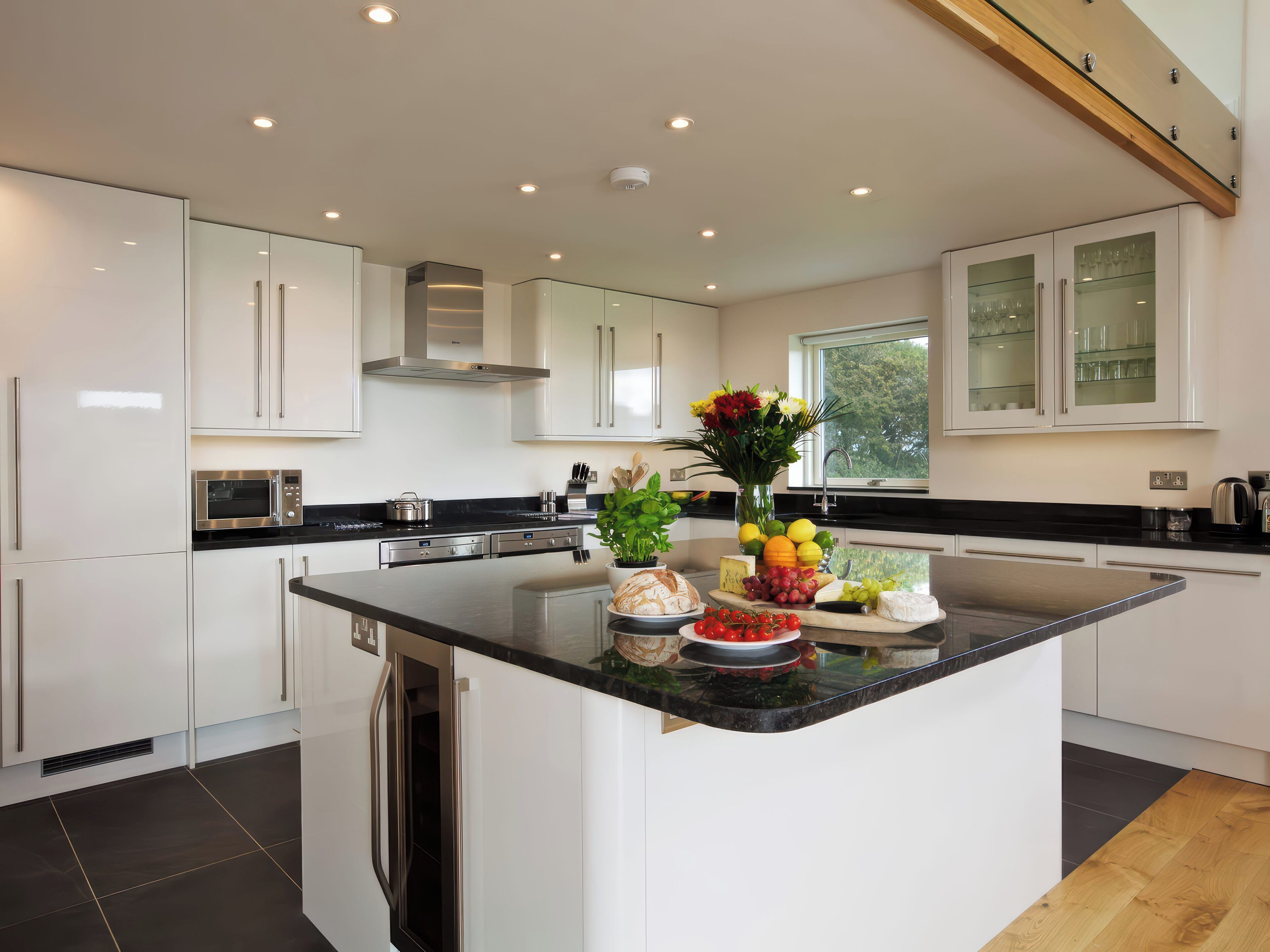 Dishwasher, cookware/dishes/utensils