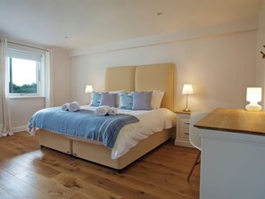 5 slaapkamers, individueel gedecoreerd, individueel gemeubileerd