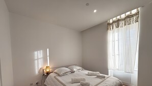 2 bedrooms, iron/ironing board, WiFi, bed sheets - Chaleureuse convivialité à partager (Roanne)