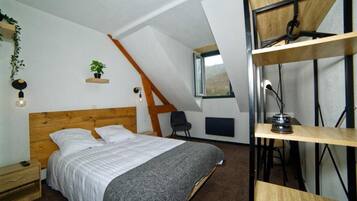 Habitación doble clásica, vista a la montaña | Escritorio, espacio para trabajar con laptop y wifi gratis