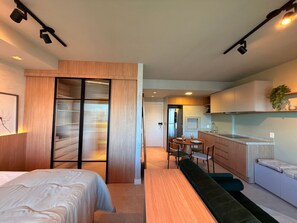 1 bedroom, desk, WiFi, bed sheets