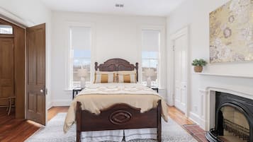 4 makuuhuonetta, työpöytä, silitysrauta/-lauta, ilmainen Wi-Fi