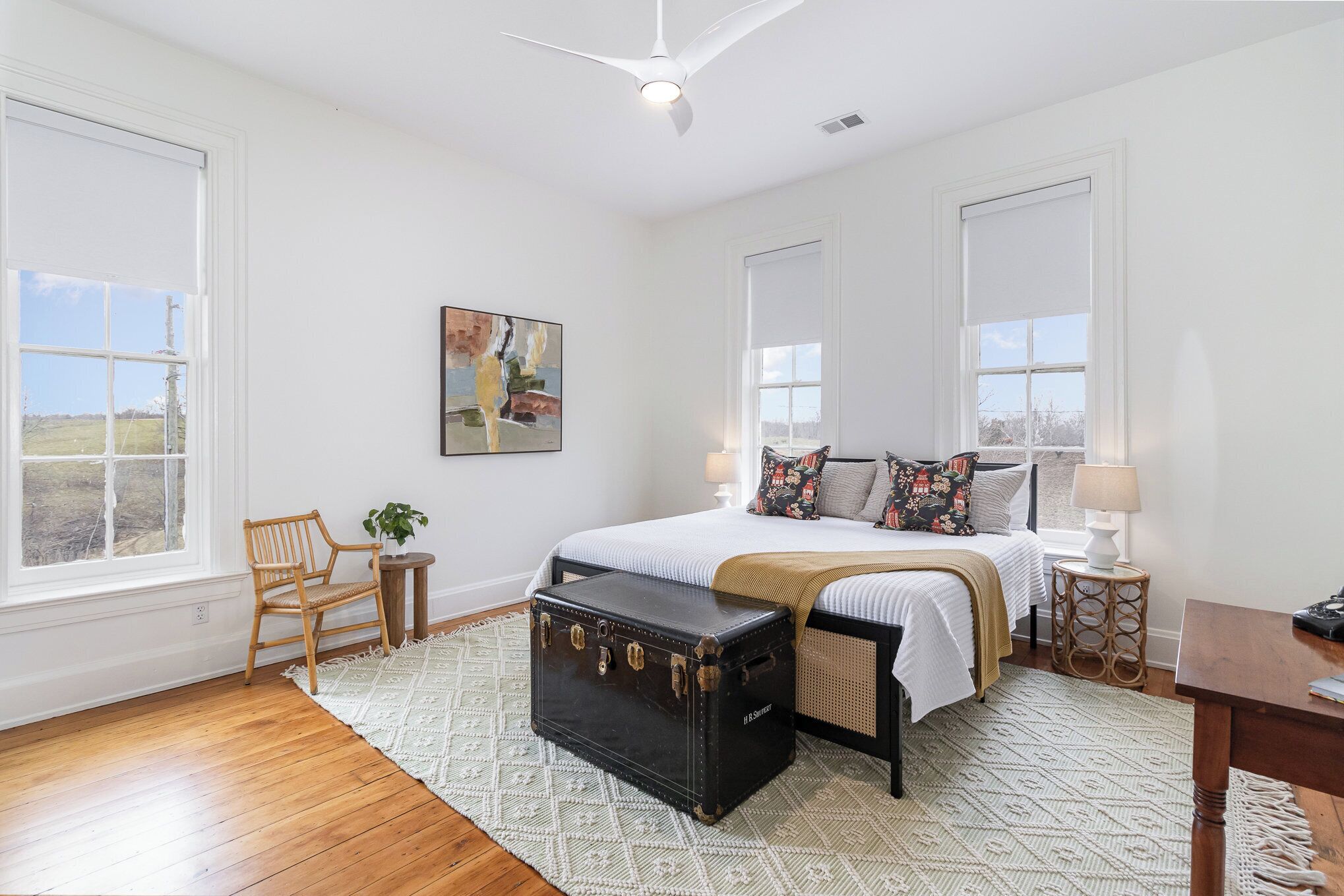 4 bedrooms, desk, iron/ironing board, free WiFi