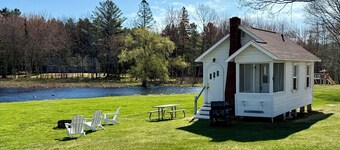 Bar Harbor Cottage Close to Acadia & Downtown Bar Harbor - Kitchen, AC, Wi-Fi, Fireplace (Sleeps 6).