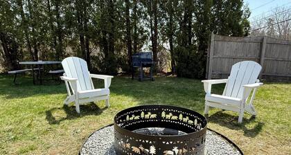 Eden Village Cottage 6 in Bar Harbor, minutes to Acadia & Downtown, Sleeps 6.