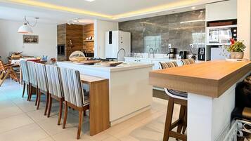 Villa | Dining