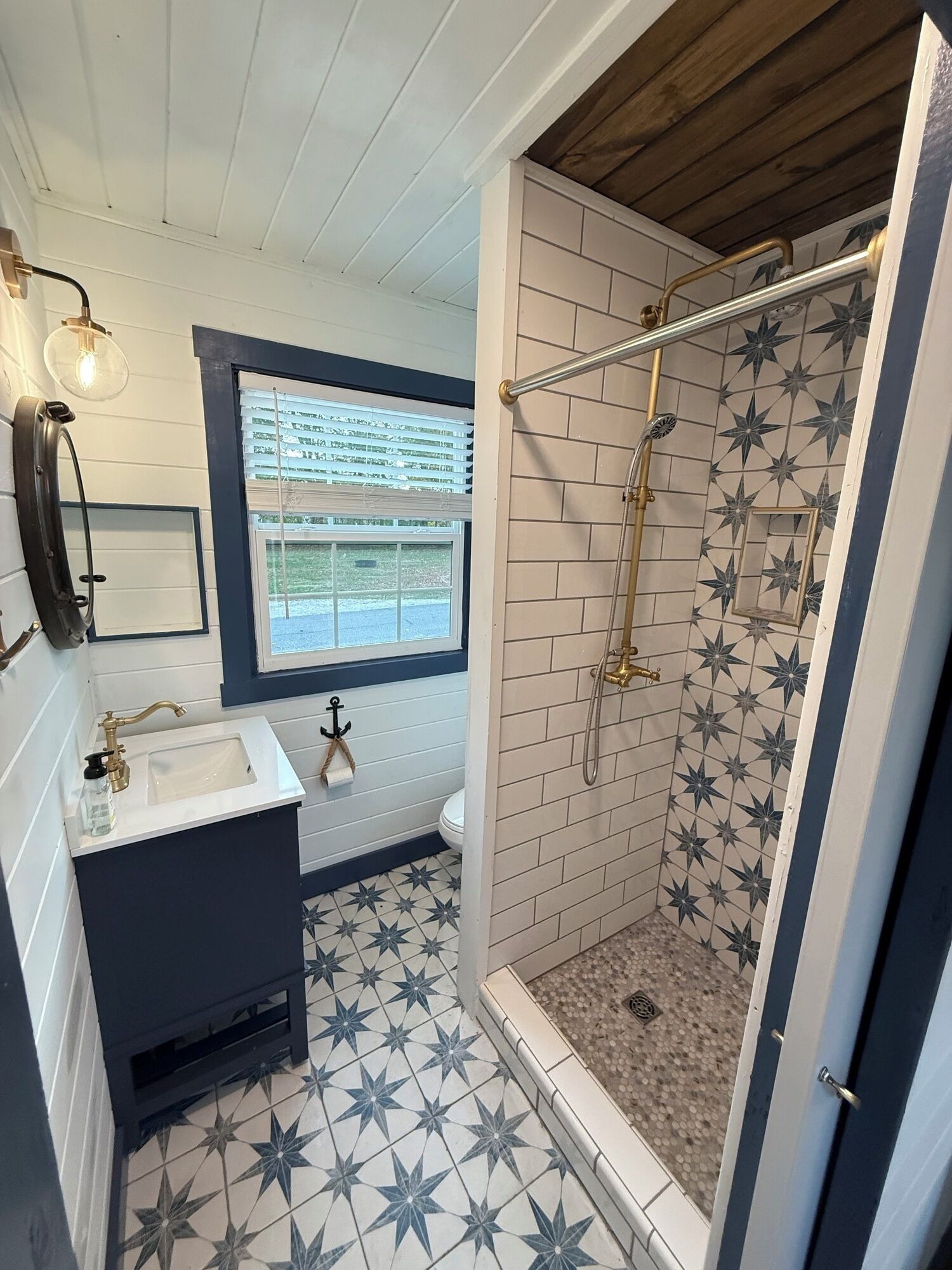 Shower, towels