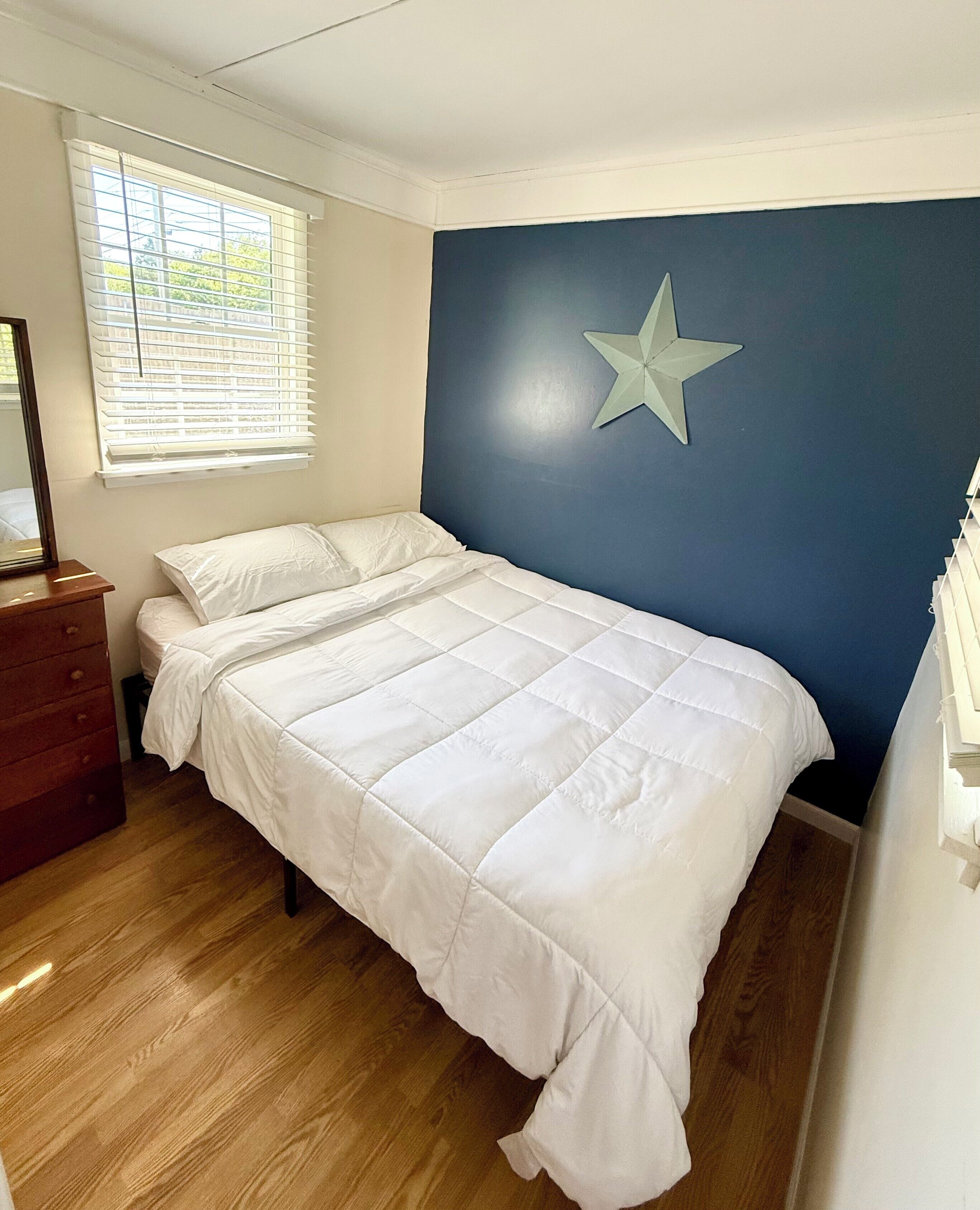 2 bedrooms, iron/ironing board, WiFi, bed sheets