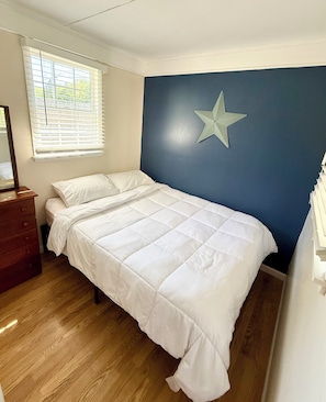 2 quartos, ferros/tábuas de passar roupa, Wi-Fi, roupa de cama