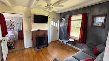 Télévision, cheminée