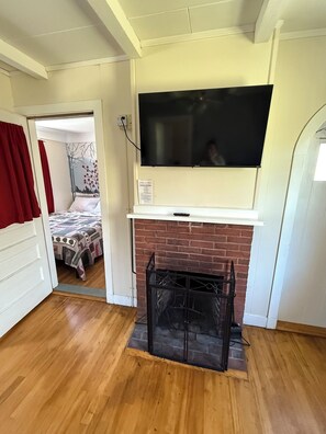 Unclassified image, 4 of 19, button - Cozy Cottage Minutes from Acadia National Park & Downtown Bar Harbor - Sleeps 6. (Bar Harbor)