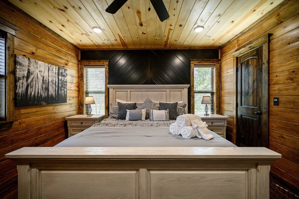 6 bedrooms, iron/ironing board, free WiFi, bed sheets