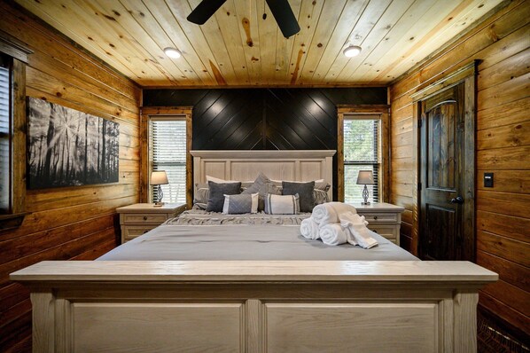 6 bedrooms, iron/ironing board, free WiFi, bed sheets