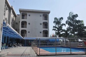 Outdoor pool - Watbridge Hotel and Suites (Uyo)