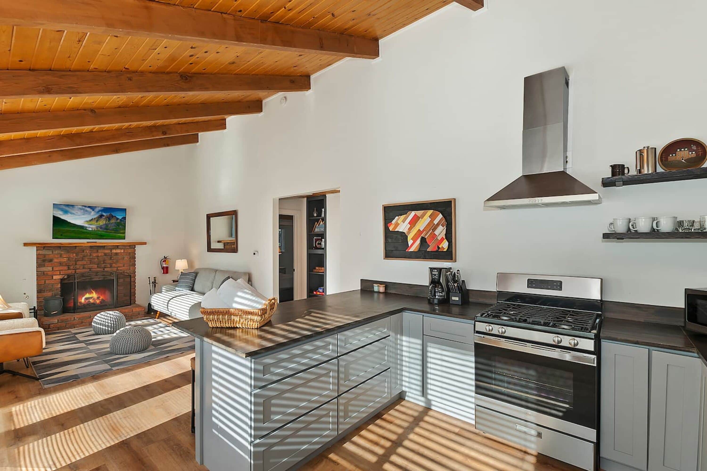 Cabin dành cho gia đình, 2 phòng ngủ, không hút thuốc, sân hiên | Bếp riêng | Tủ lạnh, lò vi sóng, lò nướng, bếp nấu 