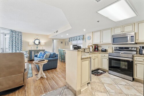 2BR/2BA Surf & Sand Hideaway