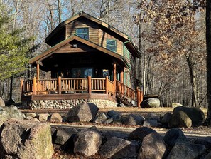 Exterior - Charming 2 bedroom cabin with WiFi, AC in brilliant Gillett (Gillett)