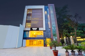 House | Exterior - Premium Stays in the Heart of South Delhi (New Delhi)