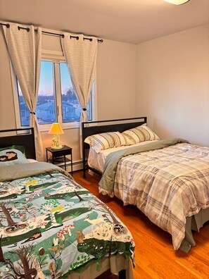 3 bedrooms, desk, iron/ironing board, free WiFi - Luxury3BR|20 MIN toTimeSquare by Bus|15 MIN toMetlife&American Dream|FreeParking (Palisades Park)