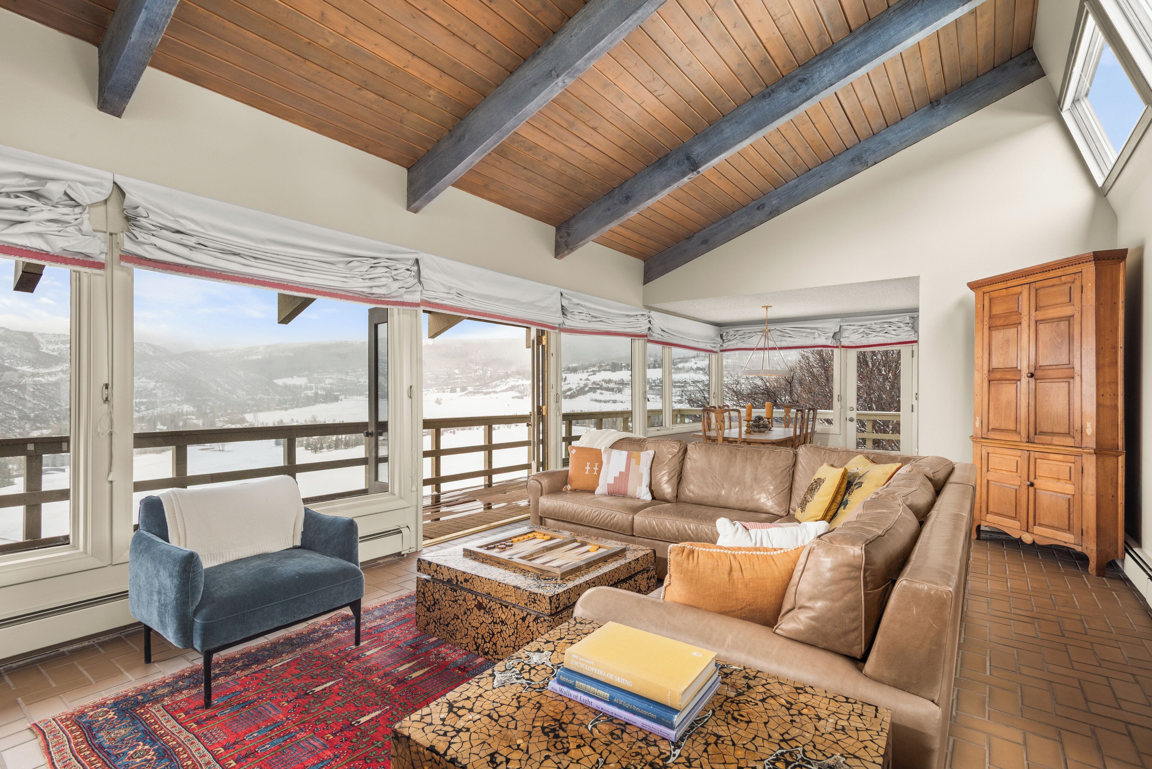 House, Balcony, Mountain View | Living area